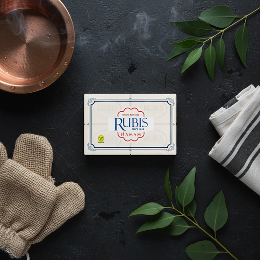 RUBIS HAMAM Turku pirts ziepes flat lay ar hamama aksesuāriem