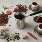 Turku kafijas kanna premium kompozīcijā ar arabica kafijas pupiņām un turku saldumiemtradicionālā turku kafijas kultūra