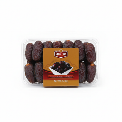 Svaigas dateles, 550g Svaigas Turcijas dateles, 550g iepakojums, premium kvalitāte, tīrs fons, profesionāla produkta fotogrāfija